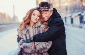 87 წლის ივან კრასკო 27 წლის მეუღლე ნატალია შეველს ღალატში ადანაშაულებს 87 წლის ივან კრასკო 27 წლის მეუღლე ნატალია შეველს ღალატში ადანაშაულებს