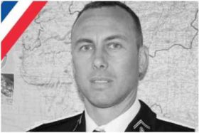 ფრანგი პოლიციელი, რომელმაც მძევლებში საკუთარი თავი გაცვალა, დაიღუპა