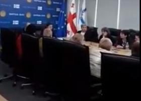 „რატომ უყვირის ვიცემერი სოფო ხუნწარია ბიბლიოთეკების თანამშრომლებს?!“ - ვიდეო