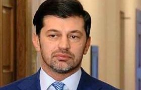 კალაძე პარლამენტში მიდის - დეპუტატები მწვავე დაპირისპირებას ელოდებიან