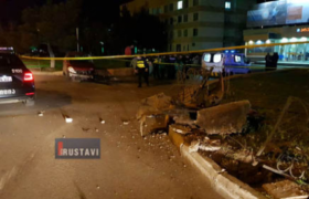 რუსთავში მანქანა ამოტრიალდა - ვიდეო რუსთავში მანქანა ამოტრიალდა - ვიდეო