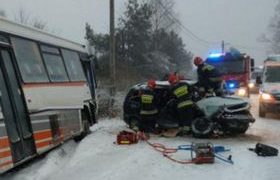 ოპელი მოცურდა და ავტობუსს დაეჯახა - პოლონეთში ავარიას საქართველოს 2 მოქალაქე ემსხვერპლა
