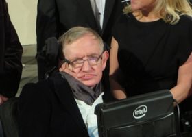 სტივენ ჰოკინგი ისააკ ნიუტონის და ჩარლზ დარვინის გვერდით დაკრძალეს