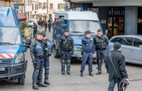 საფრანგეთში ტერორისტმა სუპერმარკეტში მძევლები აიყვანა - დაიღუპა 2 ადამიანი - ტერორისტი სალაჰ აბდესლამის გათავისუფლებას ითხოვს