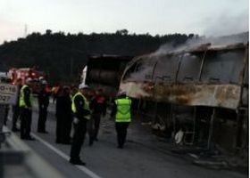 თურქეთში ავტობუსი სატვირთო მანქანას დაეჯახა - 10 ადამიანი დაიღუპა