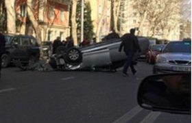 ვაკეში, ჭავჭავაძეზე, მანქანა ამობრუნდა