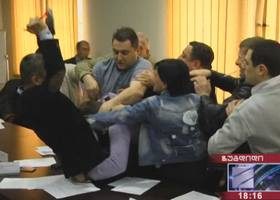 „ევროპულ საქართველოს“ მეძავების პარტია უნდა დარქმეოდა” - რატომ ატყდა ცემა-ტყეპა ზუგდიდის საკრებულოში - ვიდეო