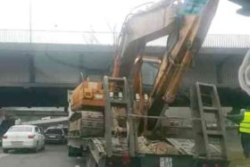 ბარათაშვილის ხიდის ქვეშ სატვირთო ავტომობილი გაიჭედა