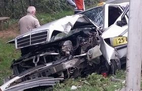 ქუთაისთან მანქანა ტრაფარეტს შეეჯახა