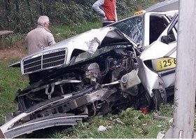 ქუთაისთან მანქანა ტრაფარეტს შეეჯახა