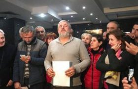 ბათუმის პორტის დირექტორი დანიარ მუჰამედ-რახი გადადგა - შიმშილობა შეწყდა
