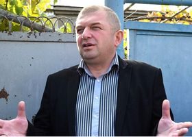 ხაშურის მერს, გიორგი გურასპაშვილს, სექსძალადობას აბრალებენ - ”გაჩერდი, თორემ გლეწავ! მის მუხლებზე აღმოვჩნდი ჩემი ნების საწინააღმდეგოდ” - ვიდეო