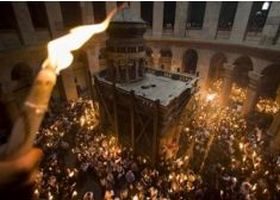 მაცხოვრის საფლავზე წმინდა ცეცხლი გადმოვიდა