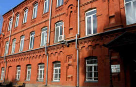 202-ე უსინათლო ბავშვთა პანსიონის მეორე სართულიდან მოზარდი გადმოვარდა 202-ე უსინათლო ბავშვთა პანსიონის მეორე სართულიდან მოზარდი გადმოვარდა