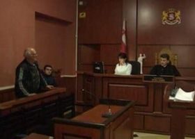 65 წლის მწვრთნელმა ჩვენება შეცვალა - ის არასრულწლოვანთან გარყვნილ ქმედებას არ აღიარებს
