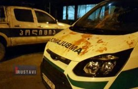 რუსთავში პოლიციას და სასწრაფოს თავს დაესხნენ