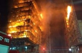 ბრაზილიაში ცეცხლმოკიდებული მრავალსართულიანი შენობა ჩამოინგრა