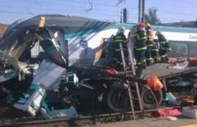 ჩეხეთში ერთმანეთს ორი სამგზავრო მატარებელი შეეჯახა ჩეხეთში ერთმანეთს ორი სამგზავრო მატარებელი შეეჯახა