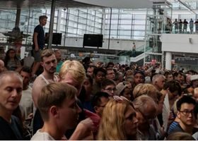 ქაოსი მიუნხენის აეროპორტში - ტერმინალში უცნობი ქალის მოხვედრის გამო 200 რეისი გაუქმდა