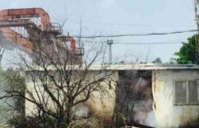 თბილისში რკინიგზის მიტოვებულ ჯიხურს ცეცხლი გაუჩნდა