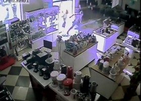 გლდანში მოზარდებმა ბეკოს მაღაზია გაქურდეს - წაღებულია 30 მობილური