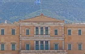 საბერძნეთმა რუსეთი „მუდმივ უპატივცემულობაში“ დაადანაშაულა