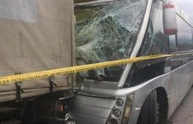 ბათუმში ავტობუსი სატვირთოს დაეჯახა - 9 ადამიანი დაშავდა