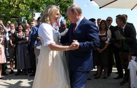 პუტინმა კნაისლის ქორწილში იცეკვა