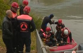 ერთი ძმა გადავარდნილა, მეორე საშველად გადამხტარა - მტკვარში მაშველებმა 25 წლის მამაკაცის ცხედარი იპოვეს, 20 წლისას ეძებენ ერთი ძმა გადავარდნილა, მეორე საშველად გადამხტარა - მტკვარში მაშველებმა 25 წლის მამაკაცის ცხედარი იპოვეს, 20 წლისას ეძებენ