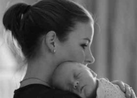 “გოგონა აფხაზეთიდან” – “აქ იკარგება ჩემი მშობლების კვალი… დედაჩემს ჩემი თავი გადაუცია ამ აფხაზი გოგონასთვის”…