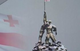 შინდისის გმირების მემორიალი დაარბიეს