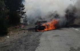 სვენეთთან მანქანას ცეცხლი გაუჩნდა - ხანძარი ხეებზეც გავრცელდა სვენეთთან მანქანას ცეცხლი გაუჩნდა - ხანძარი ხეებზეც გავრცელდა