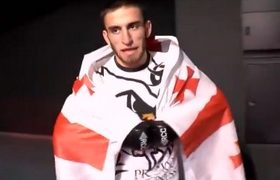 "საქართველოს გოუმარჯოს!" - 22 წლის ეკატერინბურგელმა ინგილო სპორტსმენმა საქართველოს დროშა ააფრიალა - ვიდეო