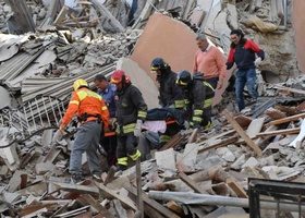 ინდონეზიაში მიწისძვრისა და ცუნამის შედეგად დაღუპულთა რიცხვი 420-მდე გაიზარდა