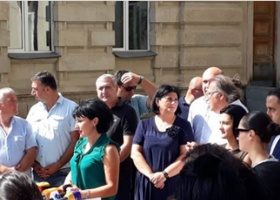 "ქართული ოცნების" წევრმა ცირა ჯინჭარაძემ პარტია დატოვა და გაერთიანებულ ოპოზიციას შეუერთდა