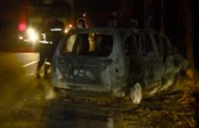 ხობში ოპელი ხეს შეეჯახა და დაიწვა ხობში ოპელი ხეს შეეჯახა და დაიწვა