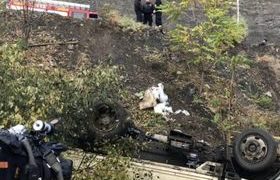 ვაკე-საბურთალოს ახალი გზიდან მისაბმელიანი ავტომობილი გადავარდა ვაკე-საბურთალოს ახალი გზიდან მისაბმელიანი ავტომობილი გადავარდა