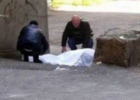 თბილისში კორპუსიდან 20 წლის ბიჭი გადმოხტა და დაიღუპა