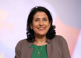 სალომე ზურაბიშვილს მილიონ ლარზე მეტი შესწირეს - 50.000 კალაძემ, 45.000 - ივანიშვილის ძმამ