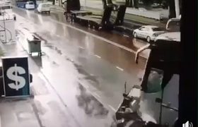 "ბოდიშით ამ მძიმე კადრისთვის... არ ყოფილა ჩემი მეგობრის ბრალი, ხალხო.." - ბათუმის საზარელი ავარიის კადრები ფეისბუქში გავრცელდა