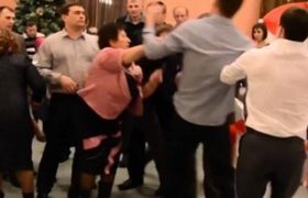 "ჩემი ხელებით გოვუკერე მაგ ბოზს საქალწულე აპკი" - ქუთაისში ბებიამ შვილიშვილის ქორწილში პატარძალი სცემა