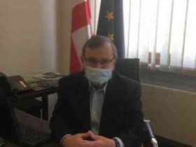 „ჩახუტებით ქოცის ვირუსს ავრცელებენ, ვერ მივართვი, მომზადებული შევხვდი“ - რომან გოცირიძე პარლამენტში პირბადით მივიდა