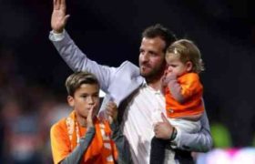 რაფაელ ვან დერ ვაარტმა კარიერა დაასრულა რაფაელ ვან დერ ვაარტმა კარიერა დაასრულა