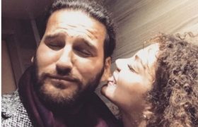 თაკო გაჩეჩილაძე ქმარს ყურს "წიწკნის" თაკო გაჩეჩილაძე ქმარს ყურს "წიწკნის"