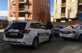 ტვ პირველის ჟურნალისტი თათია ჩაფიჩაძე გლდანში "ოცნების" მომხრეებმა ცემეს - ვიდეო ტვ პირველის ჟურნალისტი თათია ჩაფიჩაძე გლდანში "ოცნების" მომხრეებმა ცემეს - ვიდეო