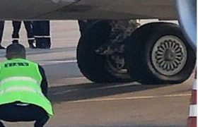 ბათუმის აეროპორტში თვითმფრინავს დაფრენისას ბორბალი დაეშვა