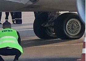 ბათუმის აეროპორტში თვითმფრინავს დაფრენისას ბორბალი დაეშვა