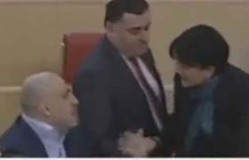 "მართლა უნდა დაგილეწოთ ყველას თავ-ყბა" - ირმა ინაშვილი ნიკა მელიას საცემრად გაექაჩა - ვიდეო