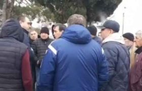 აქცია რუსთავში - სამარშრუტო ავტობუსების მძღოლები მგზავრობის საფასურის გაზრდას ითხოვენ
