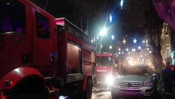 თბილისში, “ნიკორას” ფილიალში, ხანძარი გაჩნდა